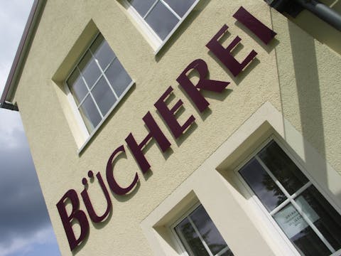 Büchereigebäude, Außenansicht