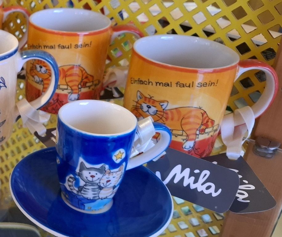 Tassen mit Knitz designt